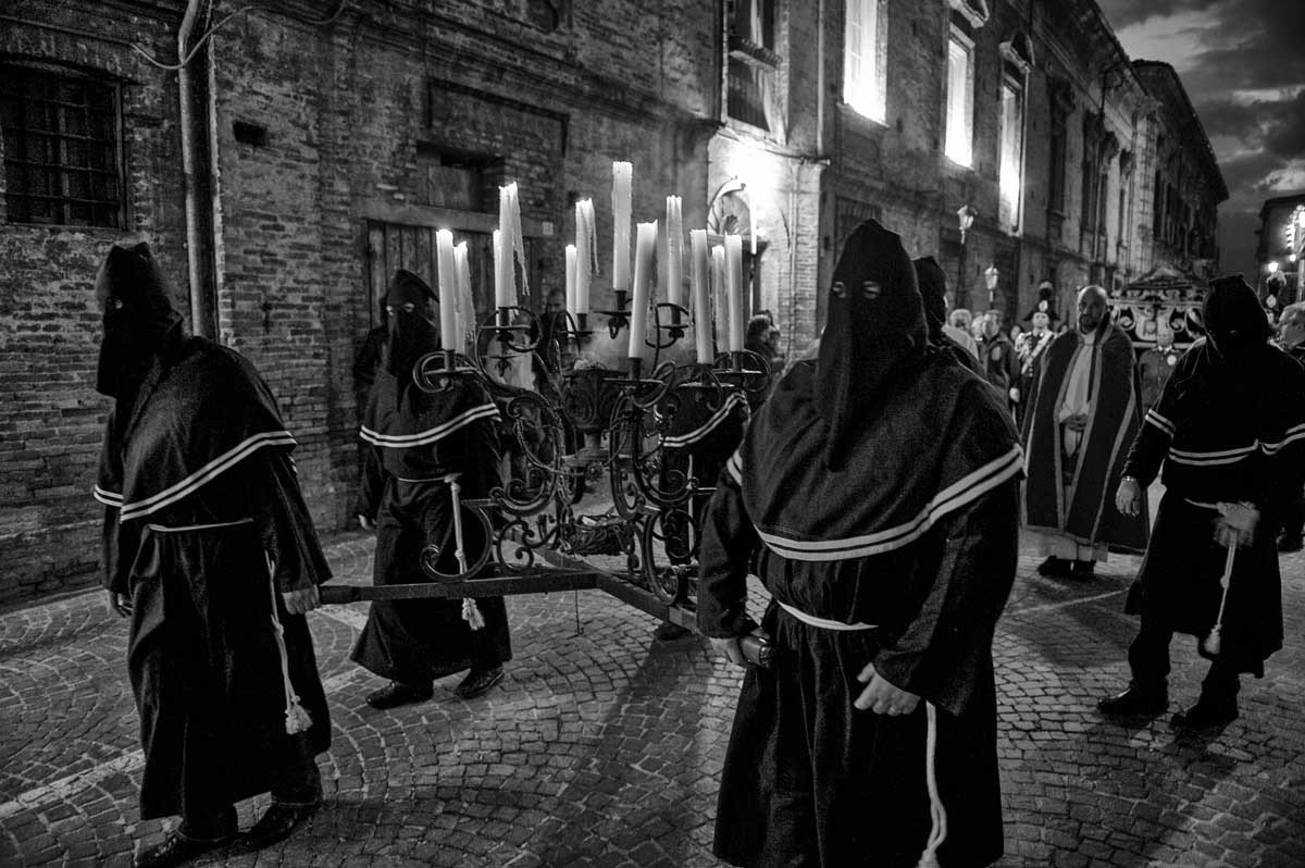 205-1274-penne-processione-del-venerdi-santo
