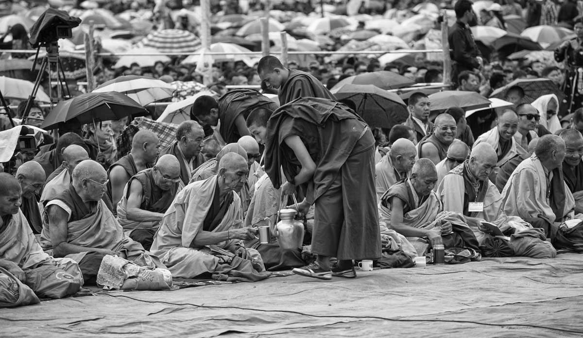 126-4604-ladakh-leh-choglamsar-1a.g.-meditazione-col-dalai-lama