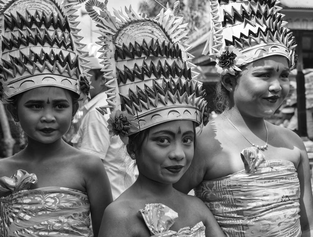 0265-Indonesia-Bali-Festa-nel-villaggio-di-Penyebeh-9.8.17