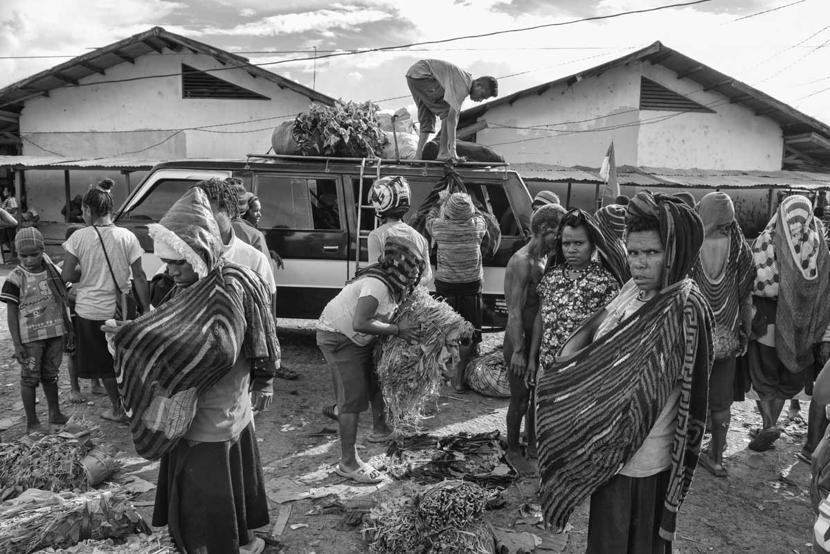 0583-Indonesia-Papua-Wamena-mercato-grande-Ibama-14.8.17