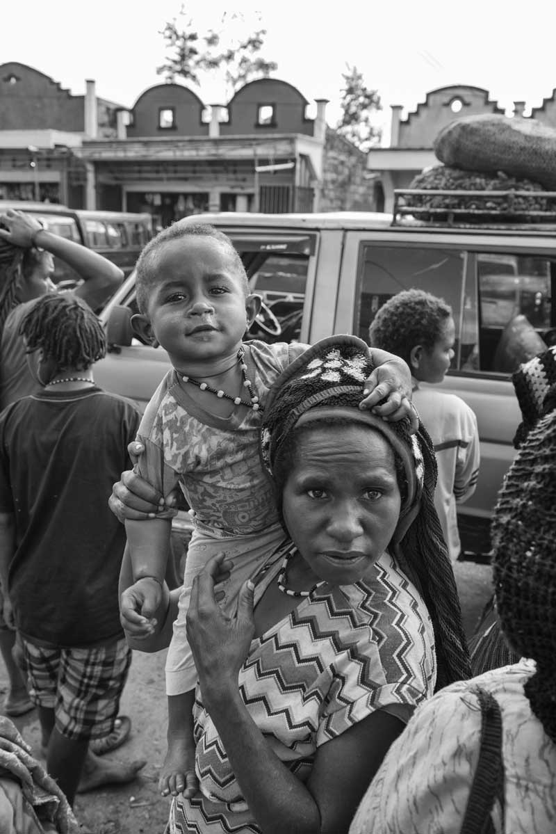 0661-Indonesia-Papua-Valle-del-Baliem-Wamena-mercato-coperto-Misi16.8.17