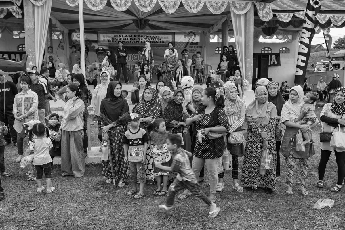 0958-Indonesia-Sulawesi-verso-Sengkang-villaggio-di-Galung-sfilata-per-la-festa-dellIndipendenza-18.08.17