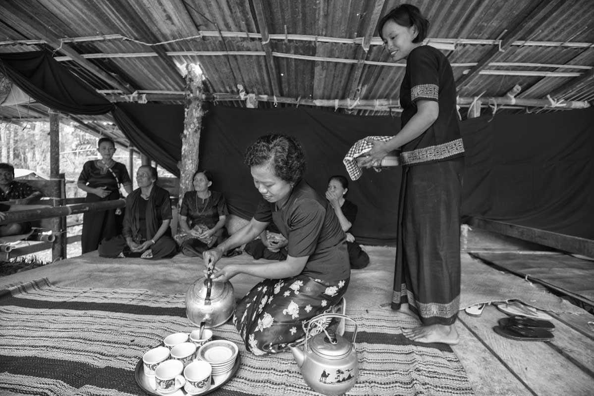 1186-Indonesia-Sulawesi-Toraja-villaggio-dintorni-di-Sangalla-cerimia-per-il-funerale-21.08.17