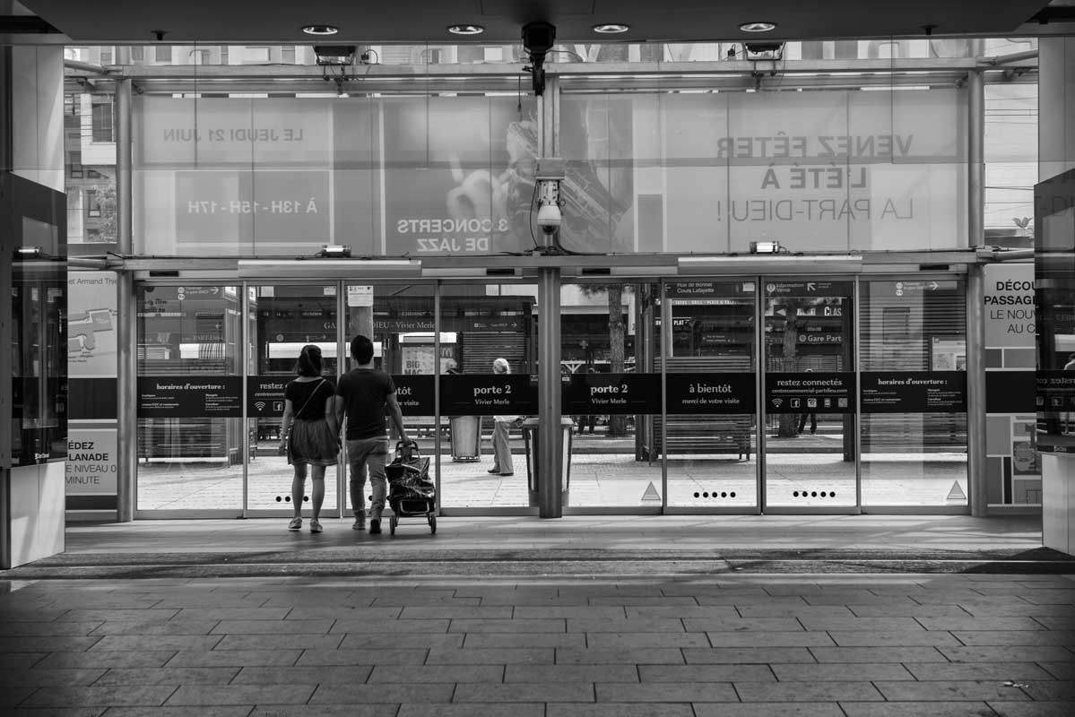 213-Lyon-Part-Dieu-Centro-commerciale-di-domenica-17.6.18