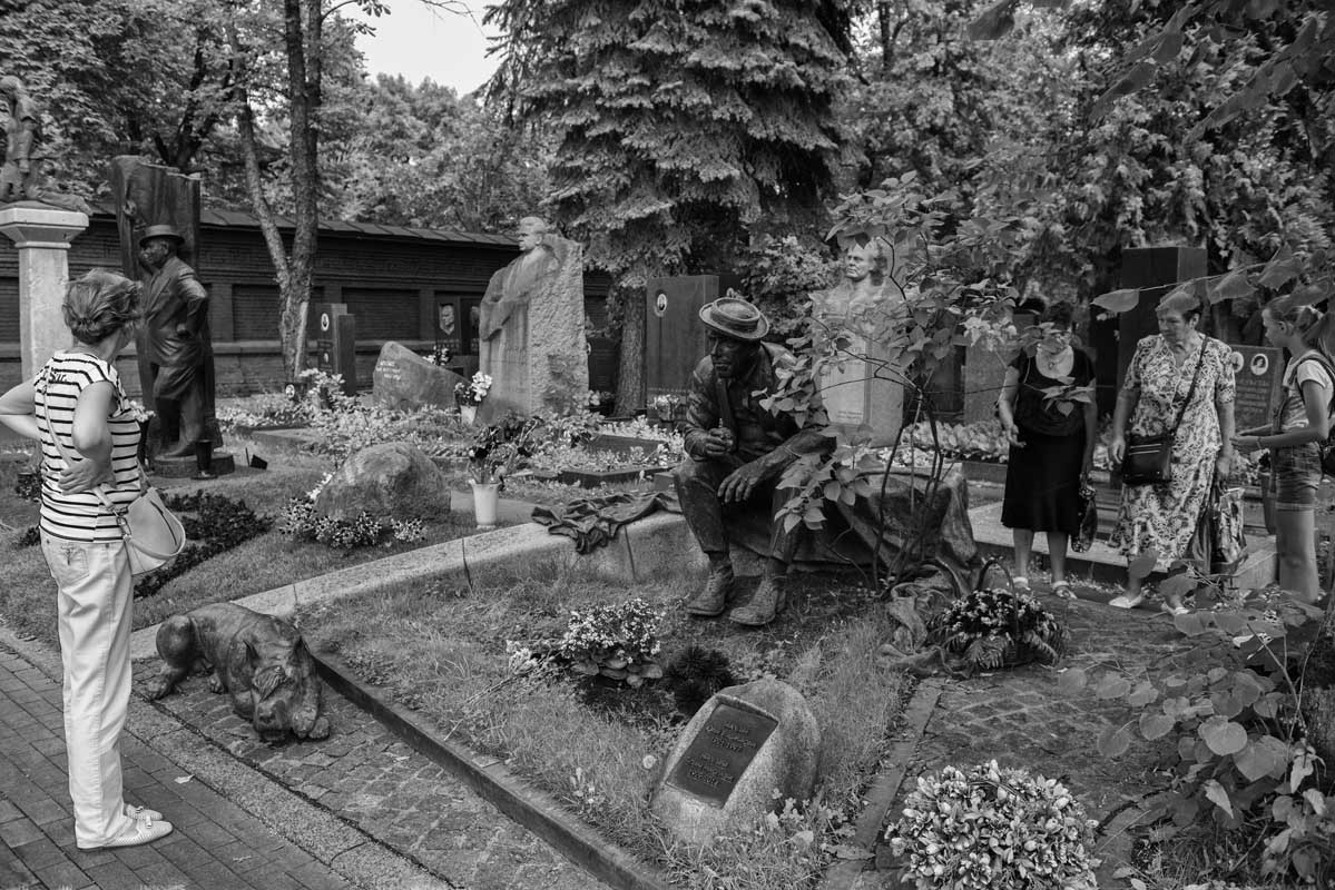 036g-MOSCA-7.19-Novodevichy-Cemetery
