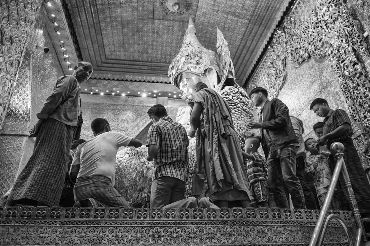 187i-Birmania-02.12.18-Mandalay-Mahamuni-Paya-Golden-Buddha