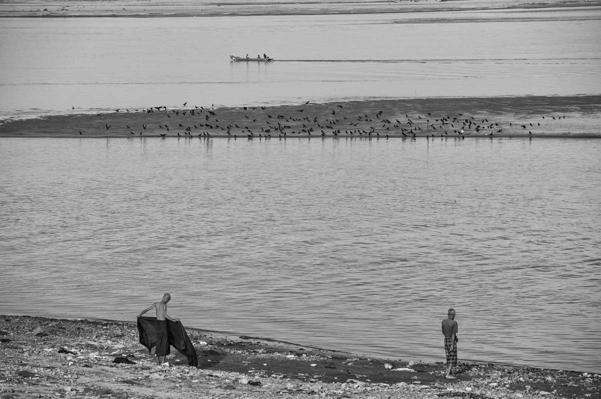 197e-Birmania-02.12.18-Mandalay-Mingun-fiume-Irrawaddy-riva-destra