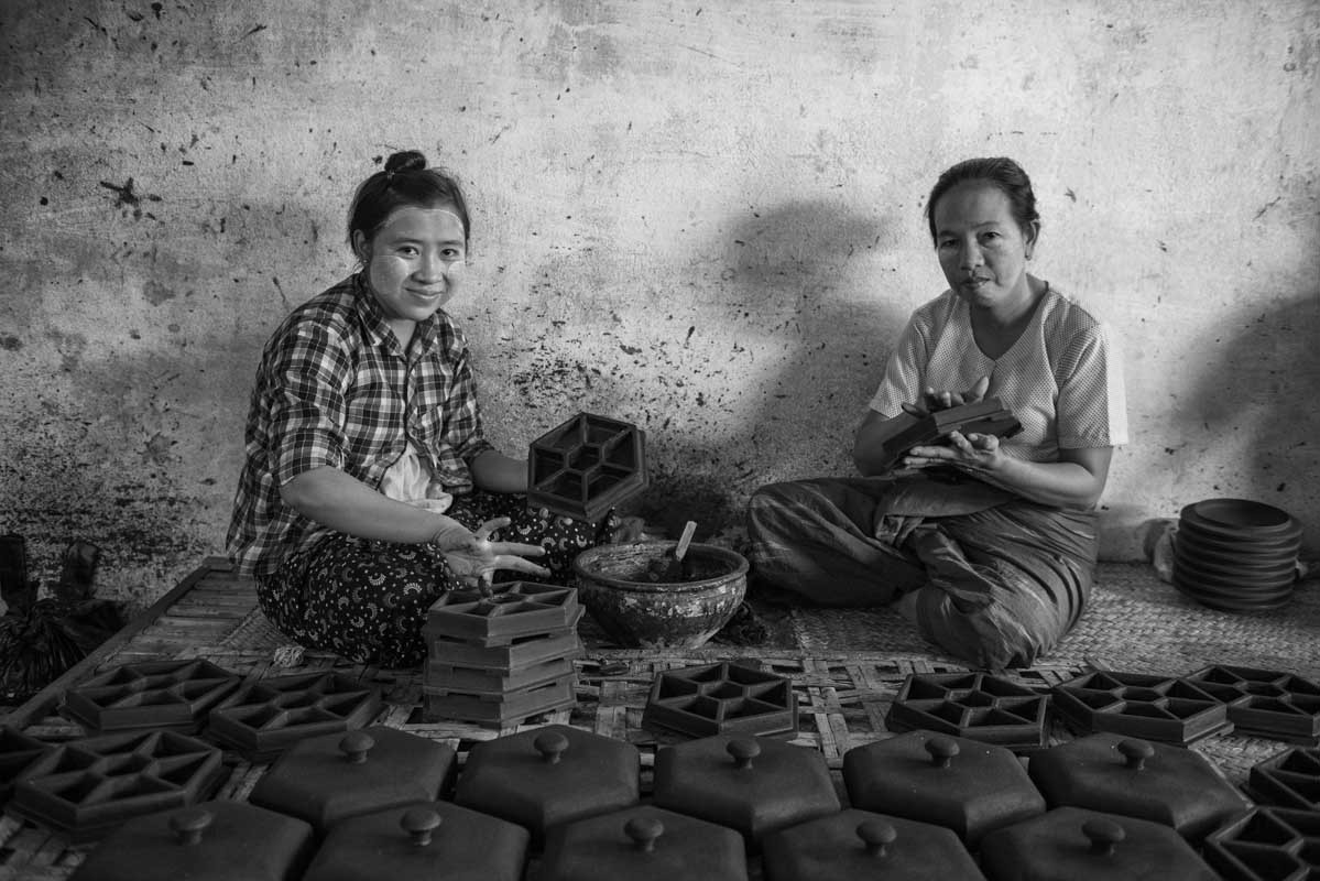 324-Birmania-04.12.18-Bagan-fabbrica-di-lacche