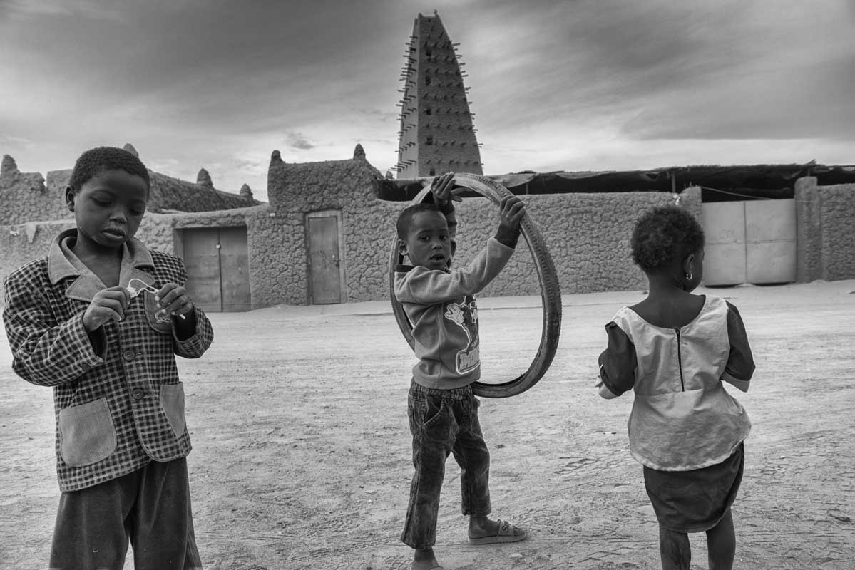030f-Niger-12.2.2020-Agadez-davanti-alla-grande-Moschea