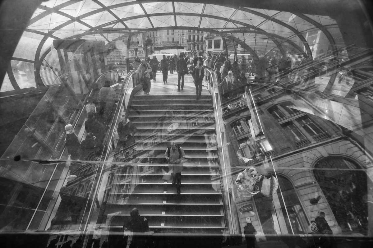 233-9713-paris-metro-st.-lazare