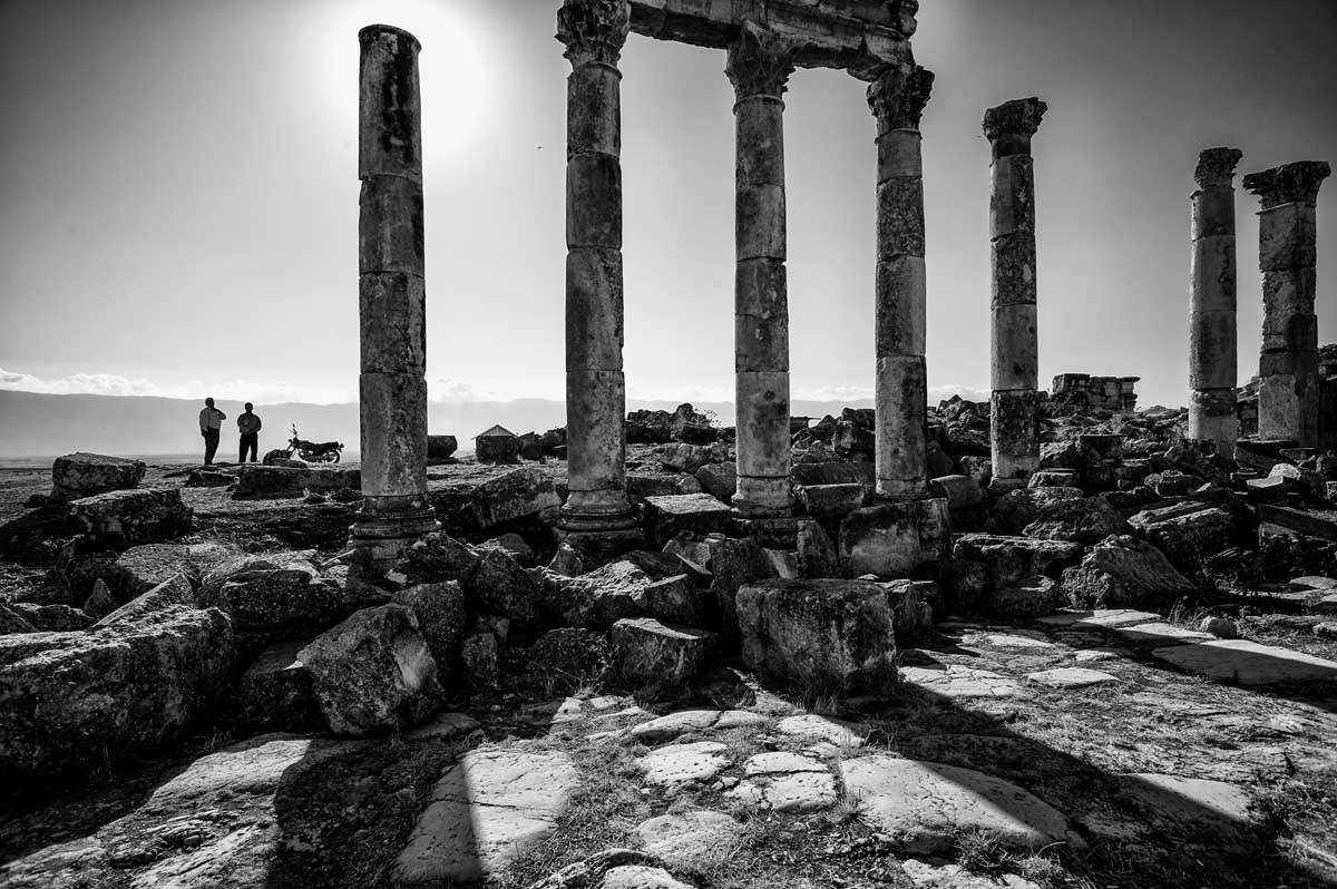 258-685.siria-apamea-decumano-colonnato