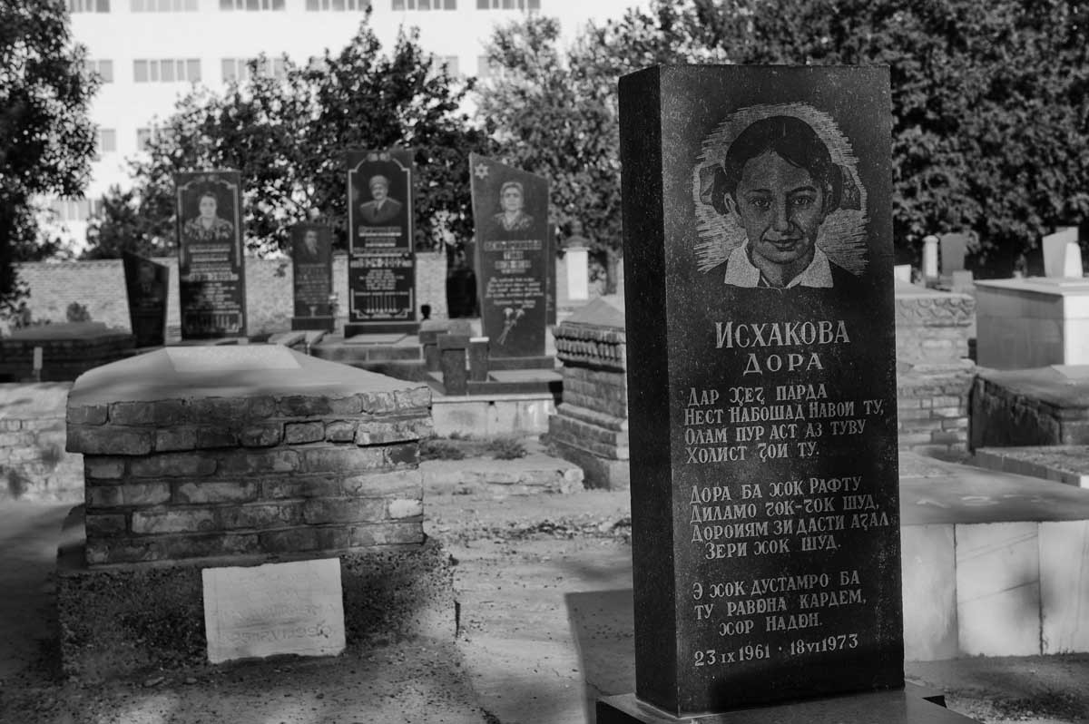 329-9102-7.8.13-uz-bukhara-cimitero-ebraico
