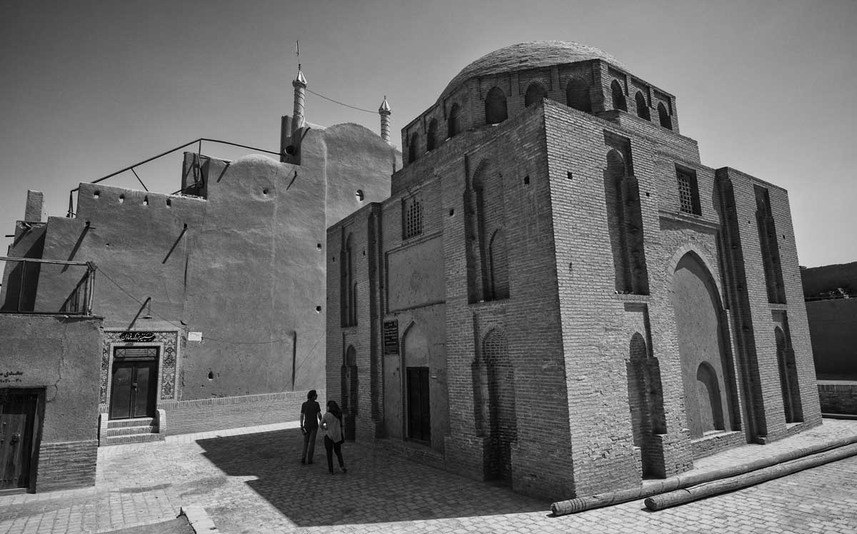 396-0293 13.08.14 persia yazd nella città vecchia prigione di alessandro e tomba dei 12 iman
