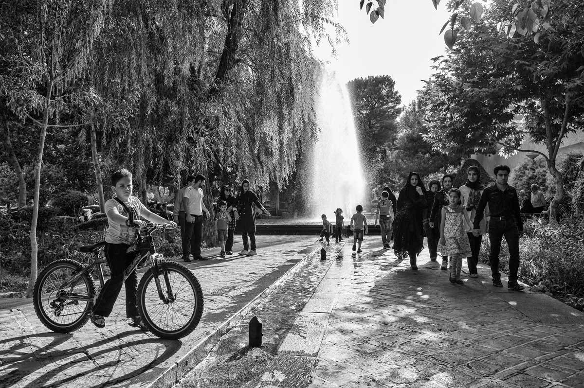 643-1927. 16.08.14 persia esfahan parco vic. kakh-e ali qapu
